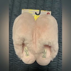 Jessica Simpson pink slippers